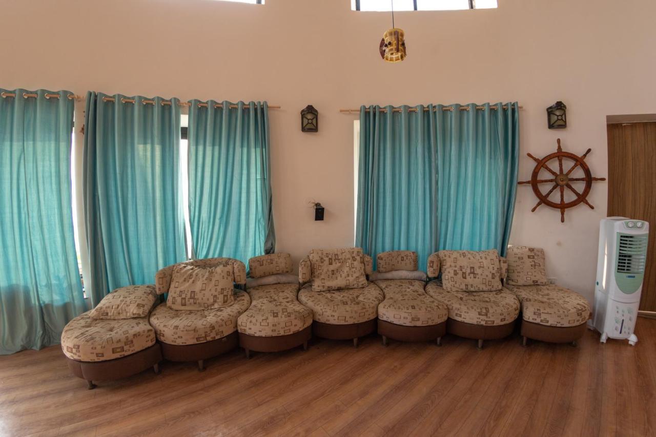 Villa Infinity By The Sea Murud  Extérieur photo